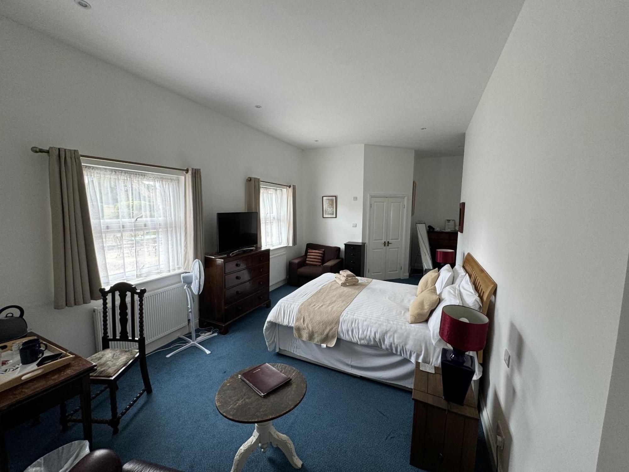 Hookwood Lodge London Gatwick Horley Ruang foto