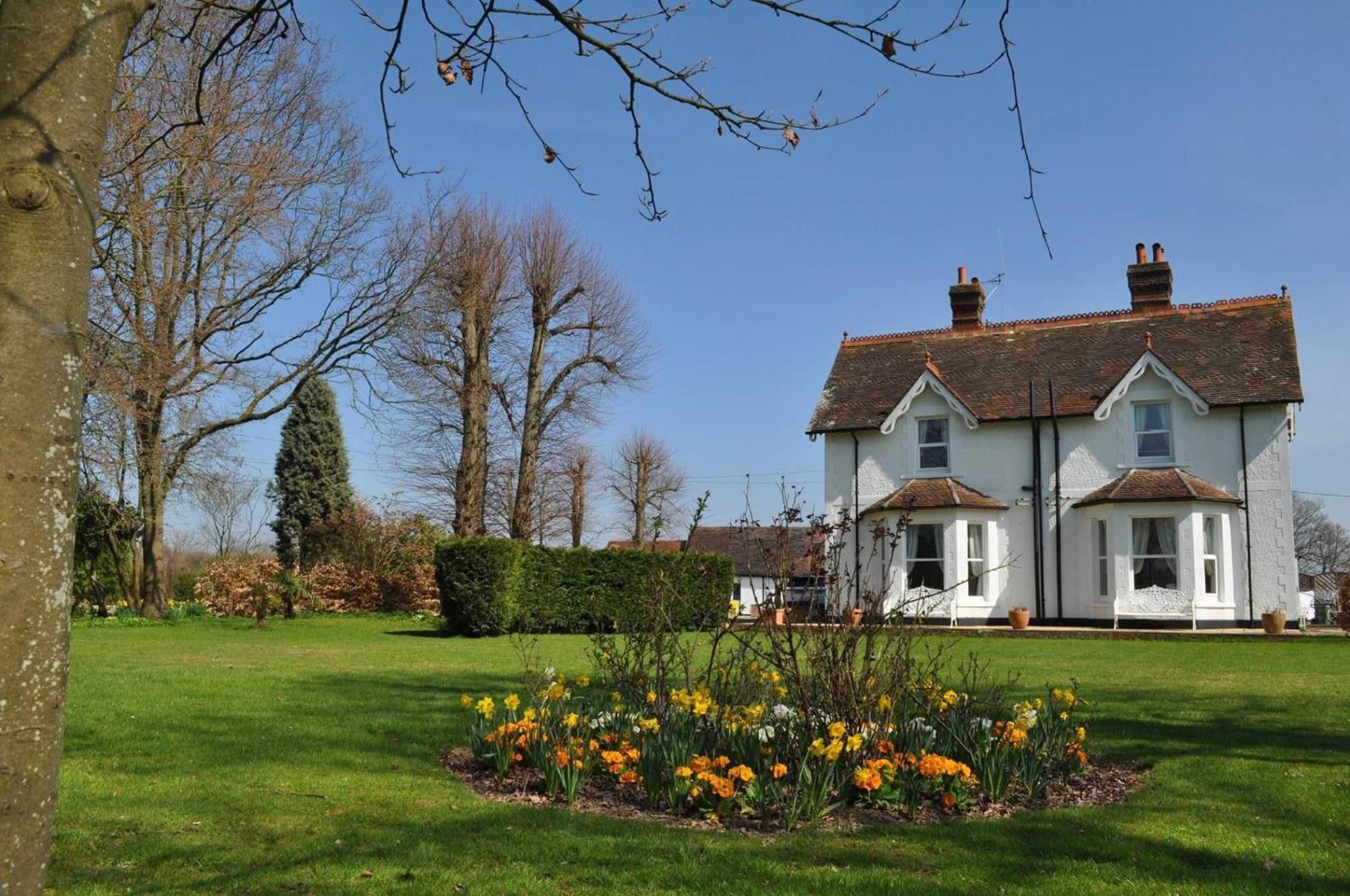 Hookwood Lodge London Gatwick Horley Bagian luar foto